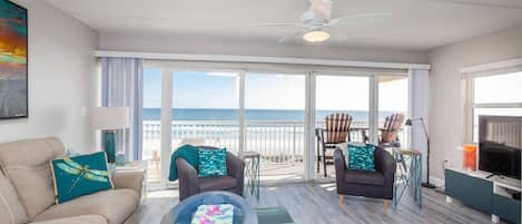 Spacious Oceanfront Living area