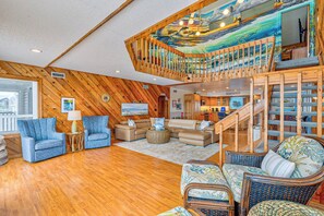 Mid-Level Living Room with Deck Access