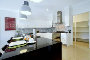 Large kitchen with butlers pantry