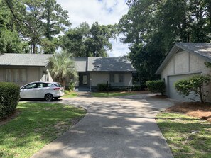 Driveway parking for up to 4 vehicles