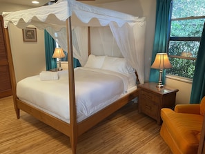 Master Bedroom
Separate Master with Queen Bed