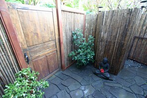 Entry Courtyard