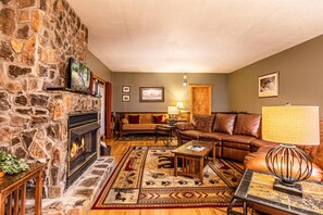 Spacious Living area with plenty of seating and a Futon off to the side