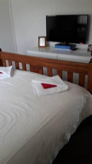 Main Bedroom - King Bed