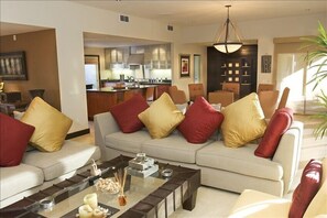 great room/dining room/kitchen