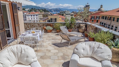  PENTHOUSE APARTMENT WITH TERRACE TEN MINUTES FROM PORTOFINO