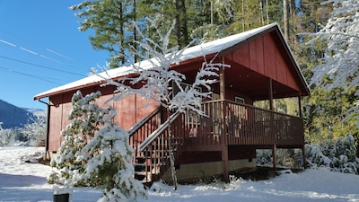 Cabin For Two,   Little Lake Cabins, Quite, Secluded Retreat.