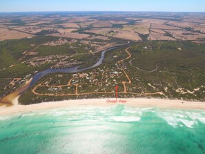 Vivonne Bay township showing Ocean View close to beach & Harriet River on left