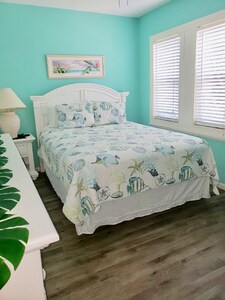  Madeira Beach Cottage 