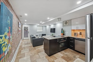 Open kitchen/Family Room