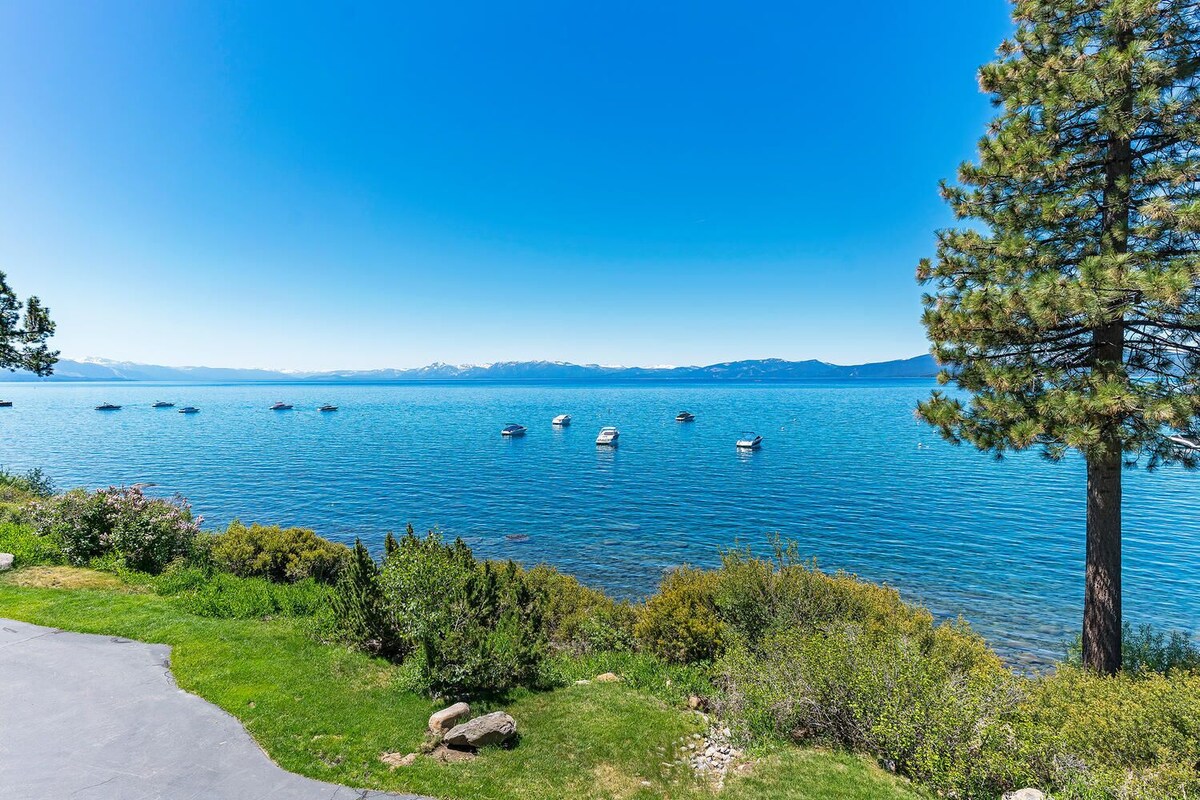 Luxury Lakefront Townhome with Year Round Hot Springs Heated Pool