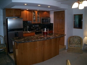 Full kitchen - imported Italian granite