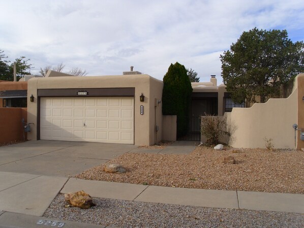 Beautifully remodeled townhouse near the foothills of the Sandia Mountains