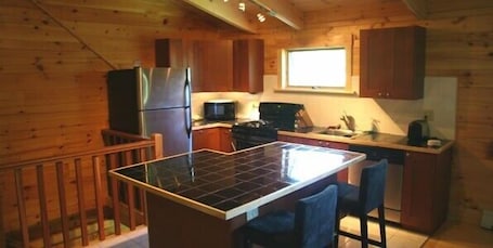 KITCHEN WITH FULL APPLIANCES AND COOKWARE