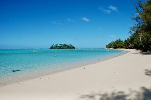 5mins to the beach