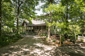 Roby's Retreat is tucked into the woods