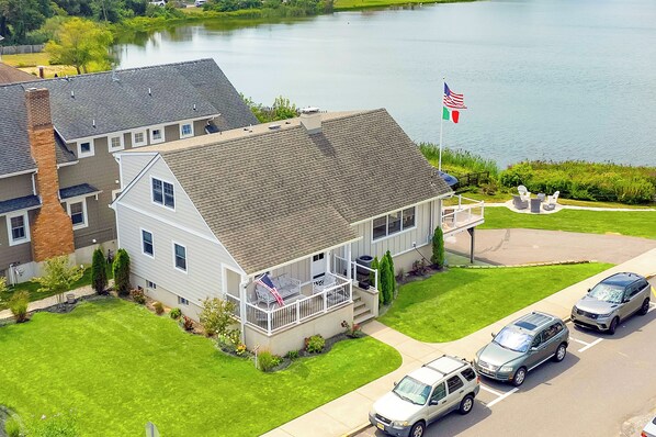 Lakefront OceanBreeze Home