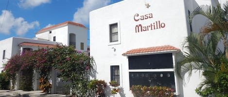 Street view of Casa Martillo