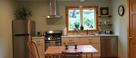 Kitchen viewed from livingroom