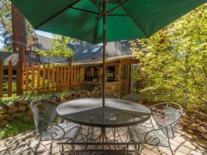 View back from the Woodside private patio
