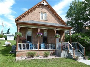 1882 Black Hills Dakota Vacation Home
