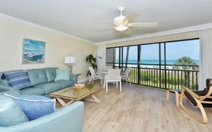 Spacious Living Area with Beachfront Dining Area