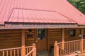 Bearly Escape Log Cabin