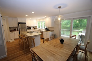 Kitchen with dining table 