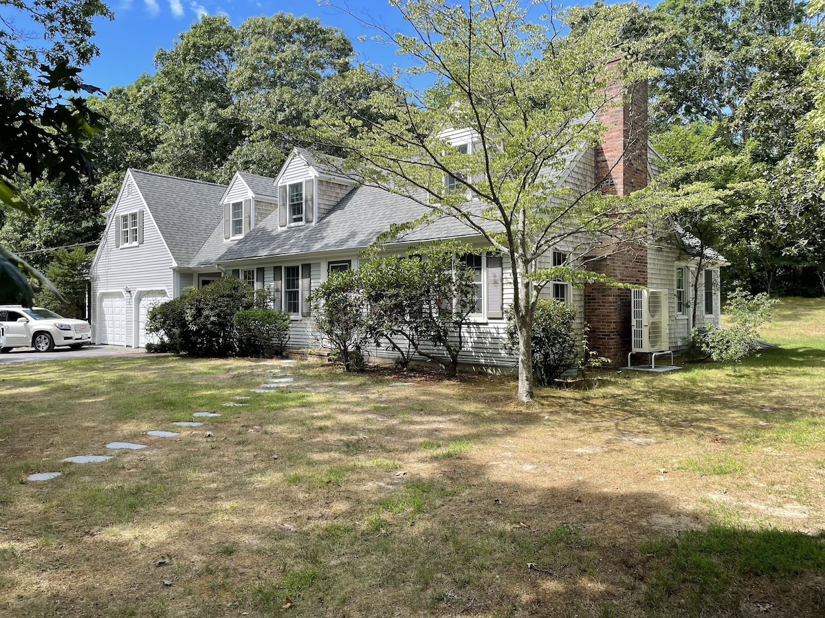 41 Cranberry- Pet-Friendly, spacious home near Sandy Neck Beach w. tennis court