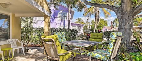 Treasure Island Vacation Rental | 2BR | 1BA | 750 Sq Ft | Stairs Required