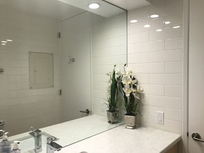Modern Bathroom