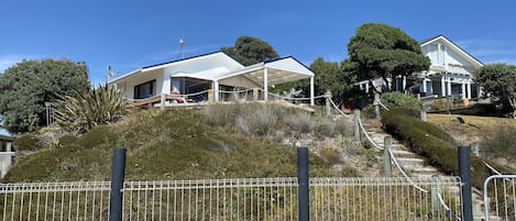 Beach front living with easy beach access