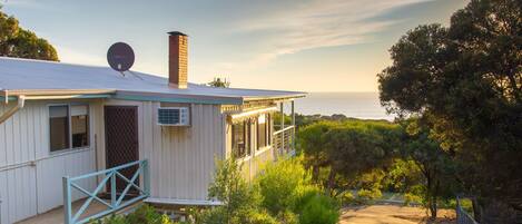 Yallingup Holiday House enjoys an enviable position on Yallingup hill