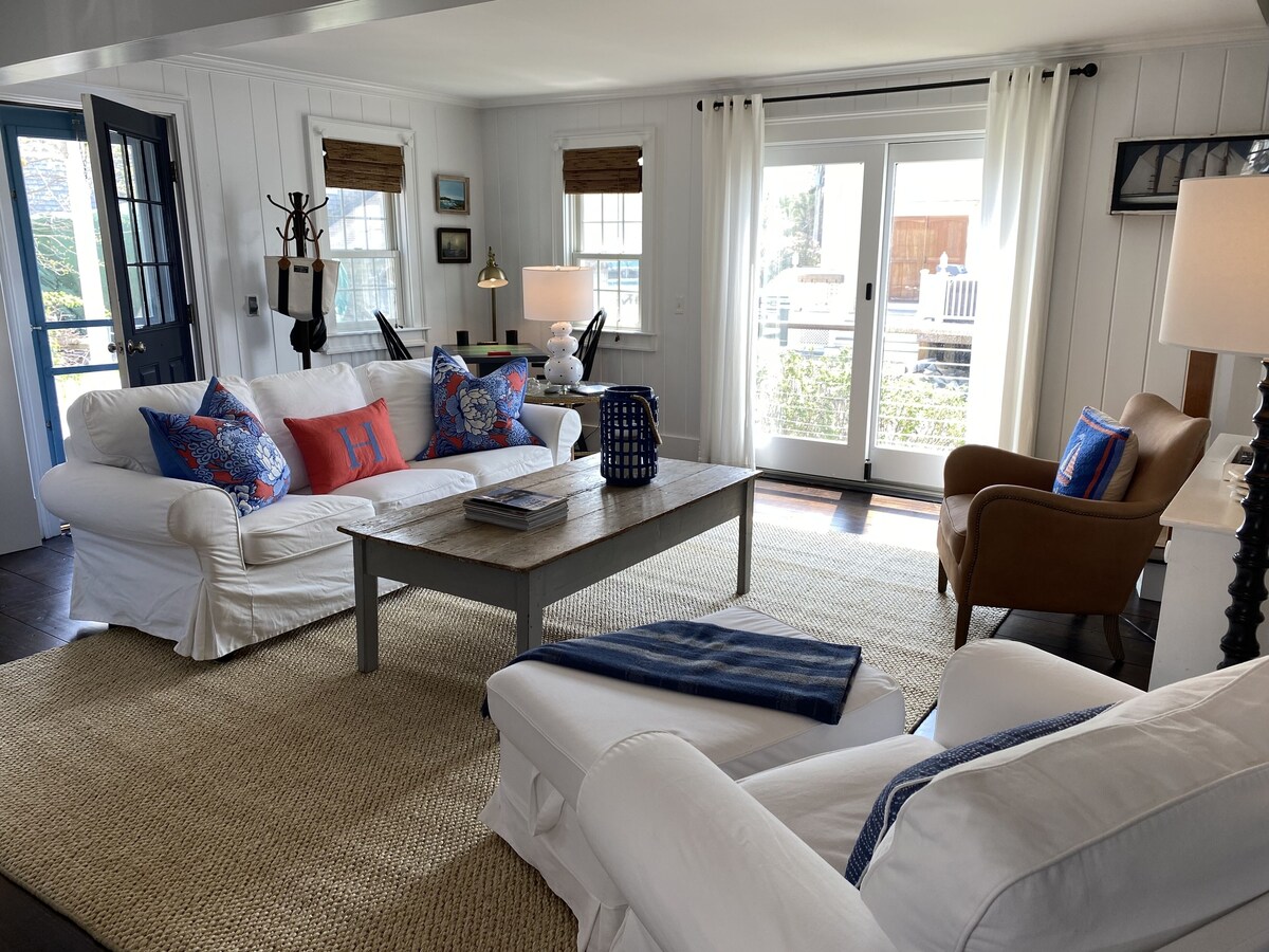 NEWLY renovated, In town Waterfront Cottage