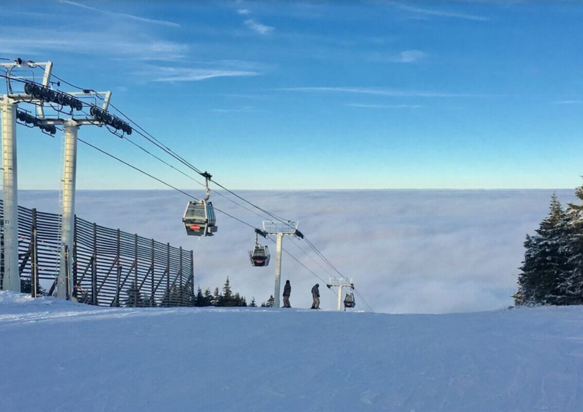 400 FT TO THE LIFT! IN STRATTON VILLAGE @ LANDMARK! COMES W/ 25% OFF LIFT TIX!