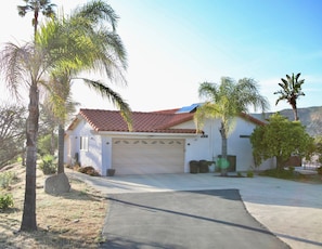 Front view of house from the driveway