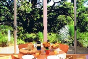 Ridgetop Retreats dining