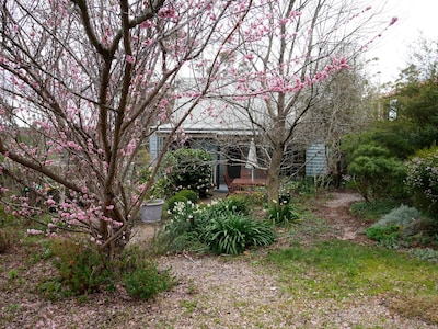 The Bird House - a family-friendly cottage in Katoomba