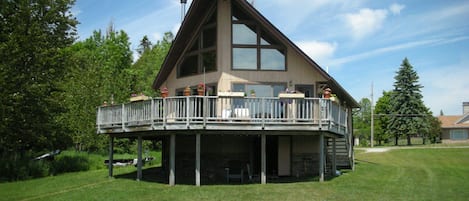 .Cedarville Vacation Cabin