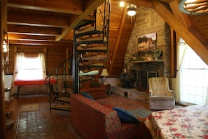 Stone Fireplace/Cathedral Ceiling/Spiral Staircase