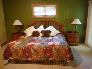 2nd Floor Master Bedroom with King Bed
