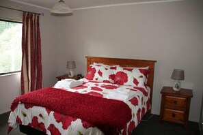 Poppy Bedroom (Sleeps 1 or 2)