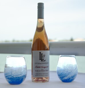 Relax in the balcony with wine overlooking Boca Ciega Bay!