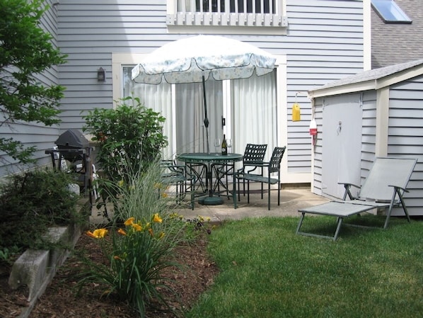 Private patio for a relaxing Breakfast and BBQ.