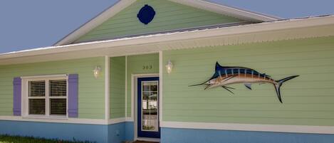 Cocoa Beach-Brand new 2800 sq ft Key West Style Vacation Villa. 