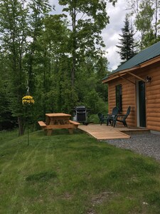 2 Cabin rentals near Stowe, Smuggler's Notch, snow machine and hiking trails.