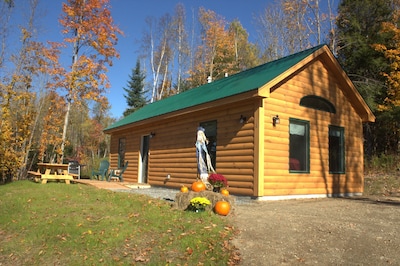 2 Cabin rentals near Stowe, Smuggler's Notch, snow machine and hiking trails.