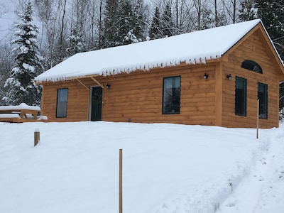 2 Cabin rentals near Stowe, Smuggler's Notch, snow machine and hiking trails.