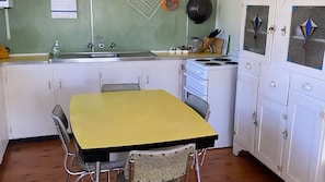 Kitchen/Dining Area