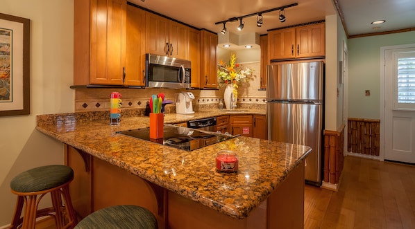 Beautifully Designed Kitchen with all stainless steel appliances.
